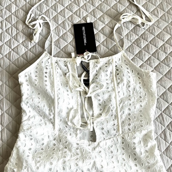 NWT Pretty Little Thing white eyelet dress - Picture 5 of 9